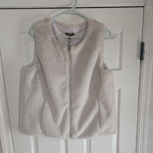 Studio Y Women's Vest